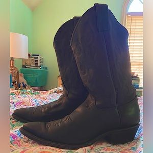 Gently Used Classic Justin Western Women’s Cowboy Boots